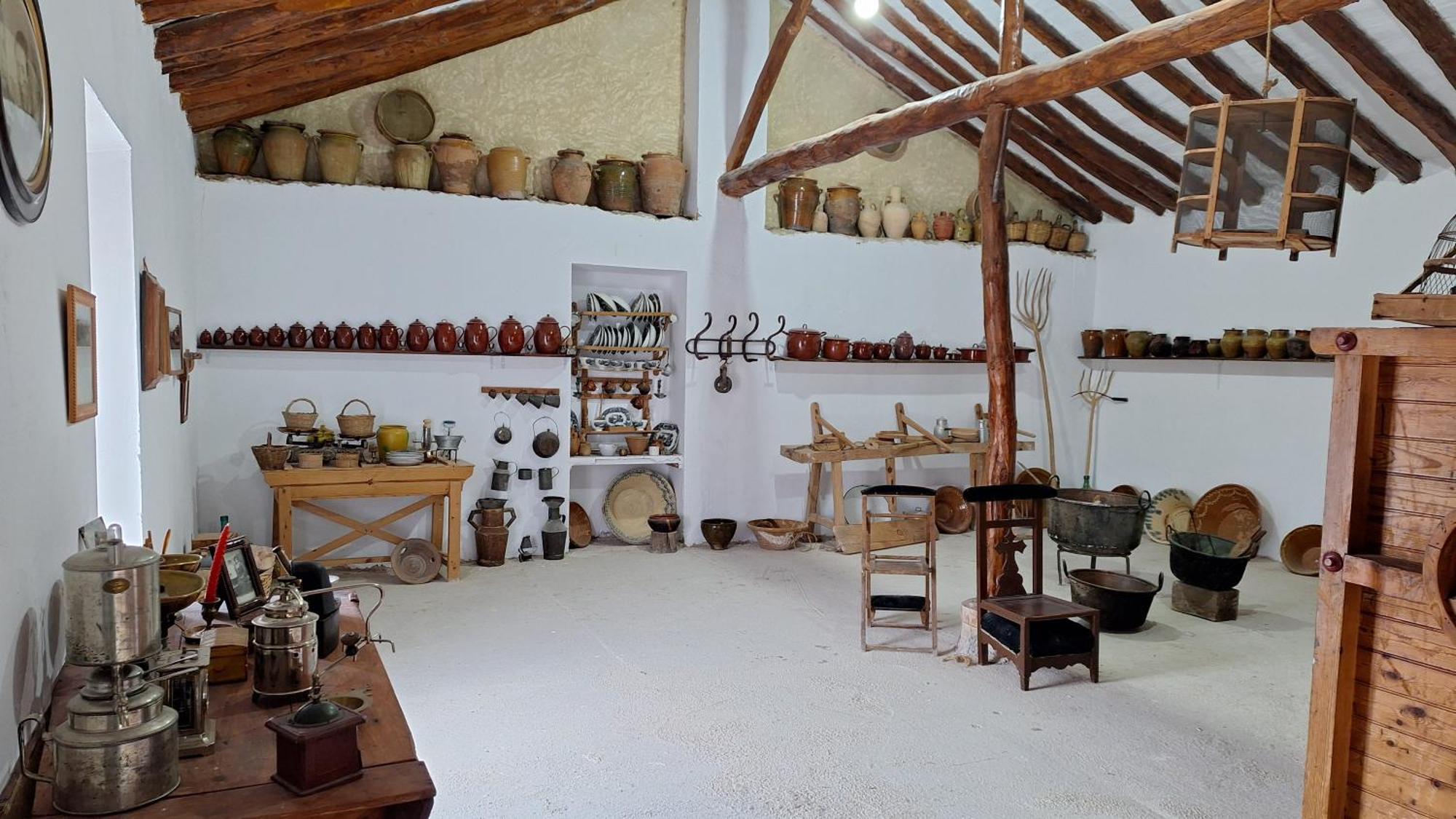 El Molino De Alatoz Villa Luaran gambar